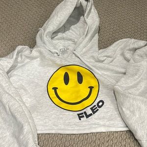 Fleo Smiley Hoodie - Cropped